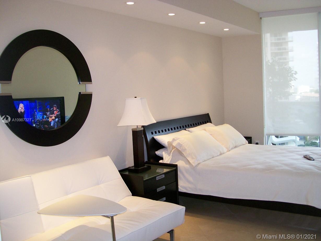 Ver detalles 706 2 / 1 1086 sq. ft. $ 2021-01-21 0 foto