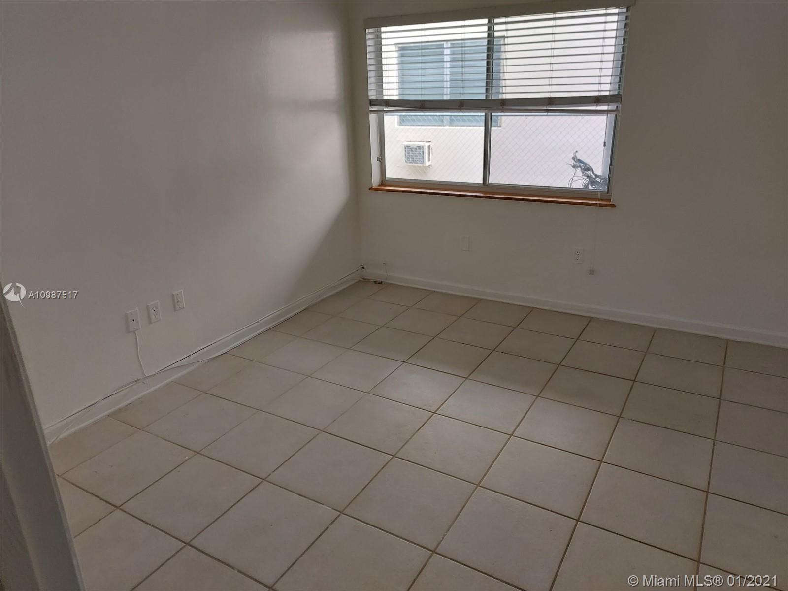 See details / 989 sq. ft. $ 2021-01-22 0 Photo