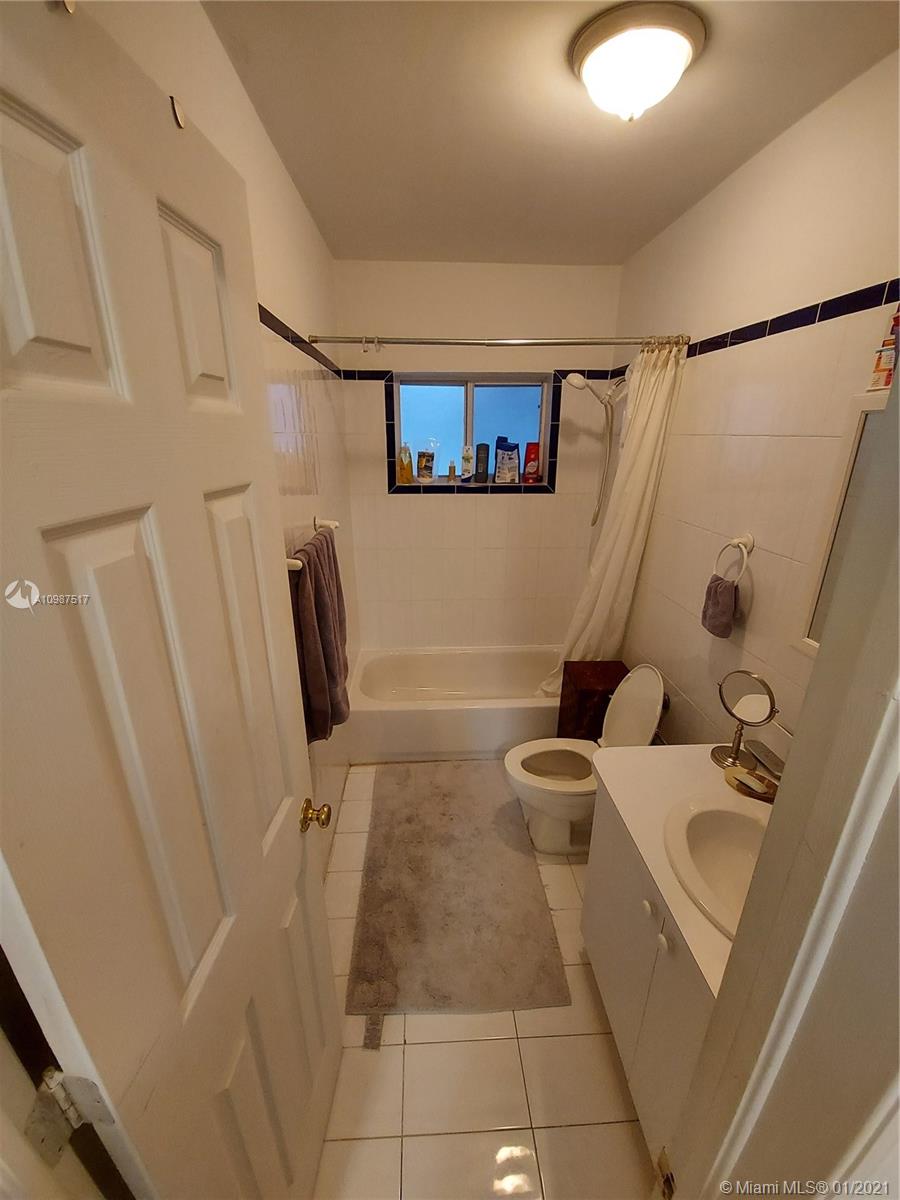 See details / 989 sq. ft. $ 2021-01-22 0 Photo