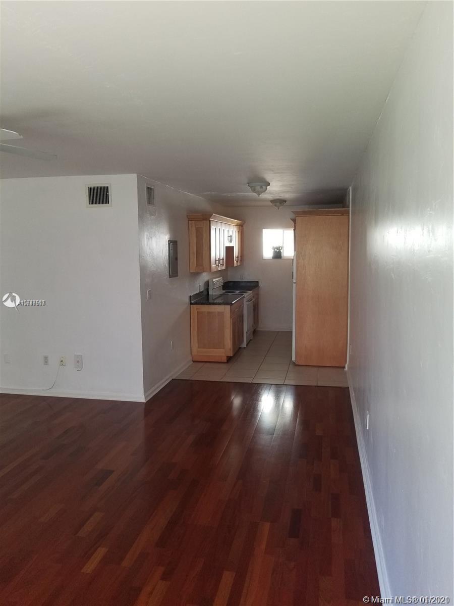 See details / 989 sq. ft. $ 2021-01-22 0 Photo