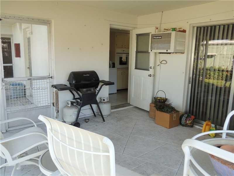 See details / 5208 sq. ft. $ 2021-04-06 0 Photo