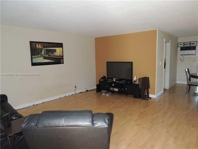 See details / 5208 sq. ft. $ 2021-04-06 0 Photo