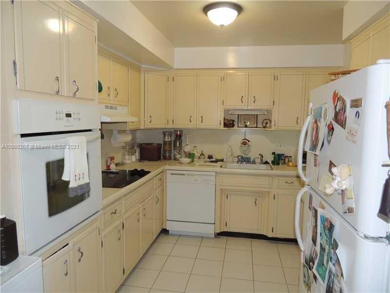 See details / 5208 sq. ft. $ 2021-04-06 0 Photo