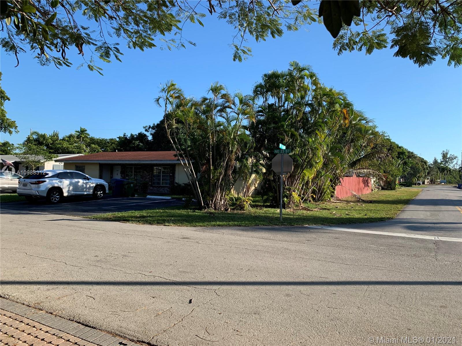 See details / 1938 sq. ft. $ 2021-02-01 0 Photo