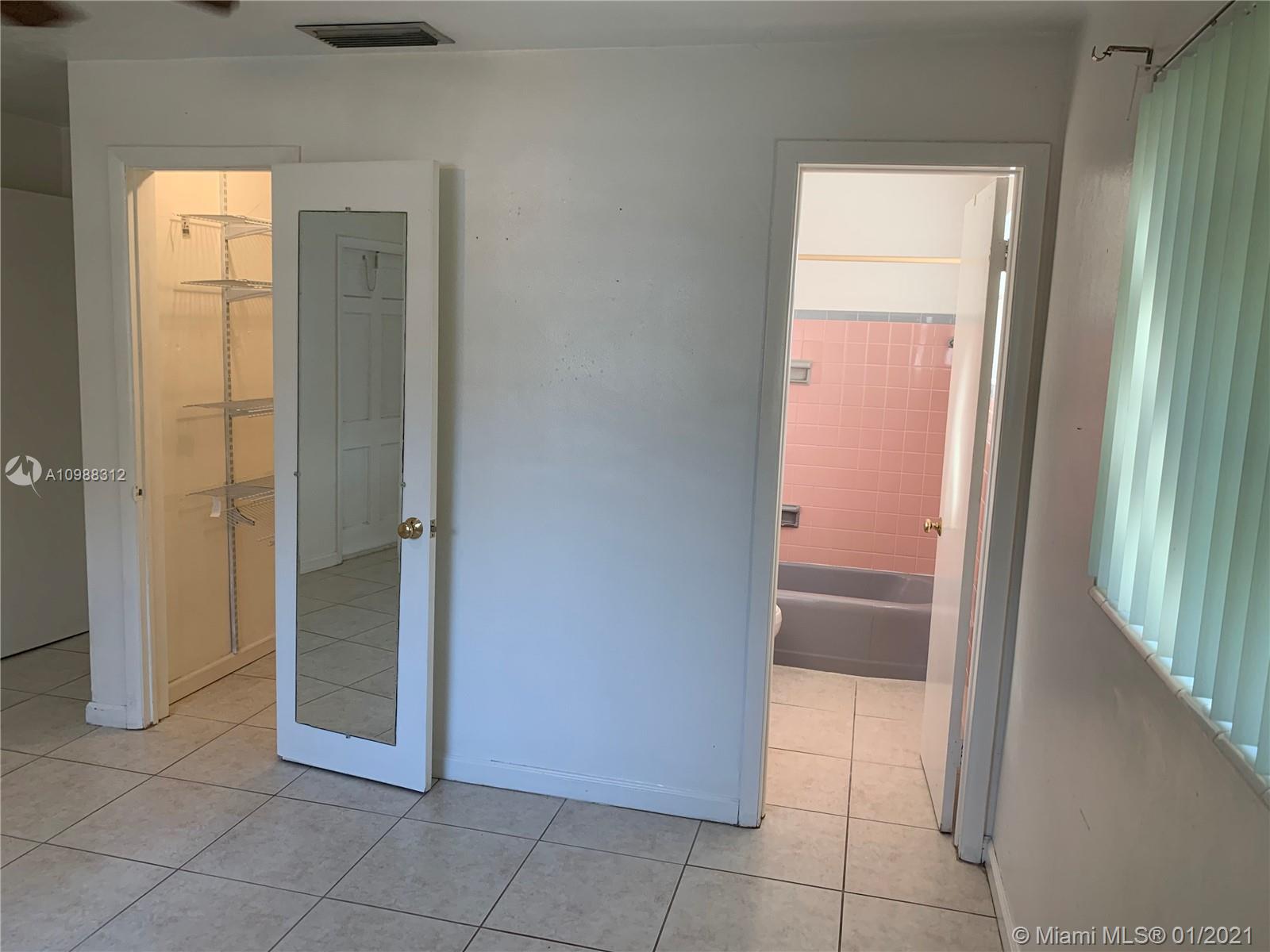 See details / 1938 sq. ft. $ 2021-02-01 0 Photo