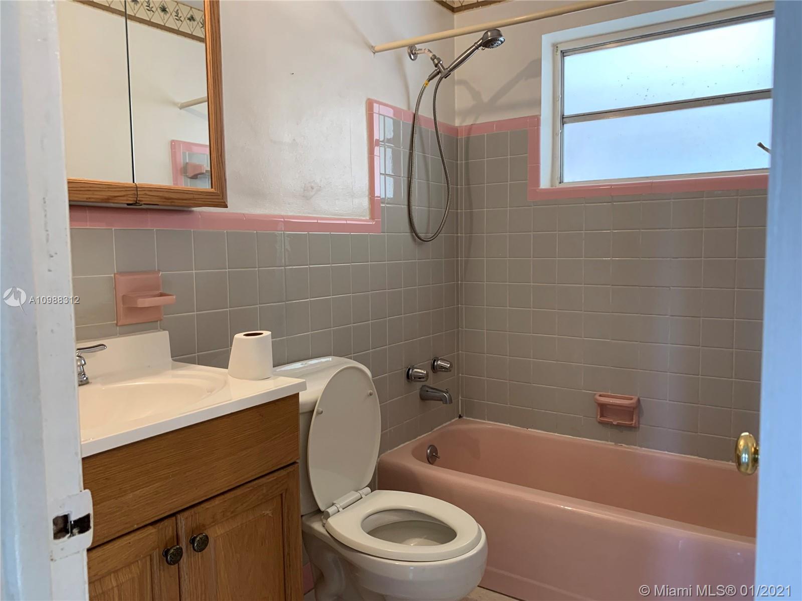 See details / 1938 sq. ft. $ 2021-02-01 0 Photo