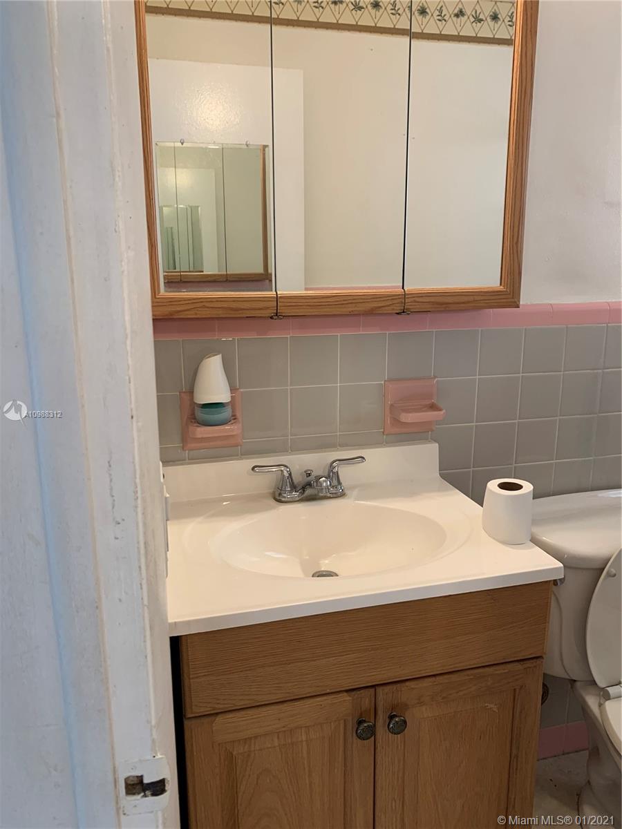 See details / 1938 sq. ft. $ 2021-02-01 0 Photo