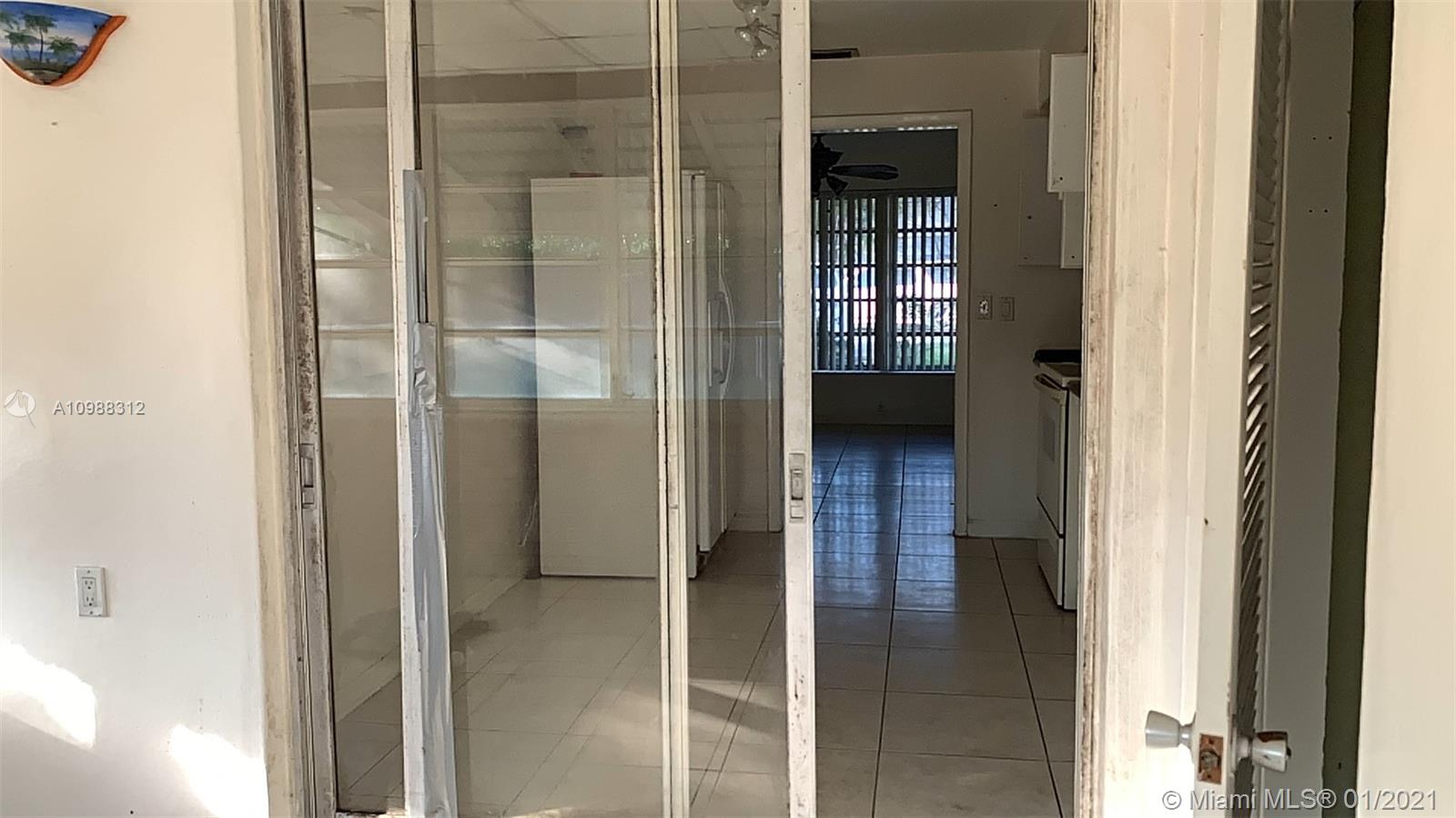 See details / 1938 sq. ft. $ 2021-02-01 0 Photo