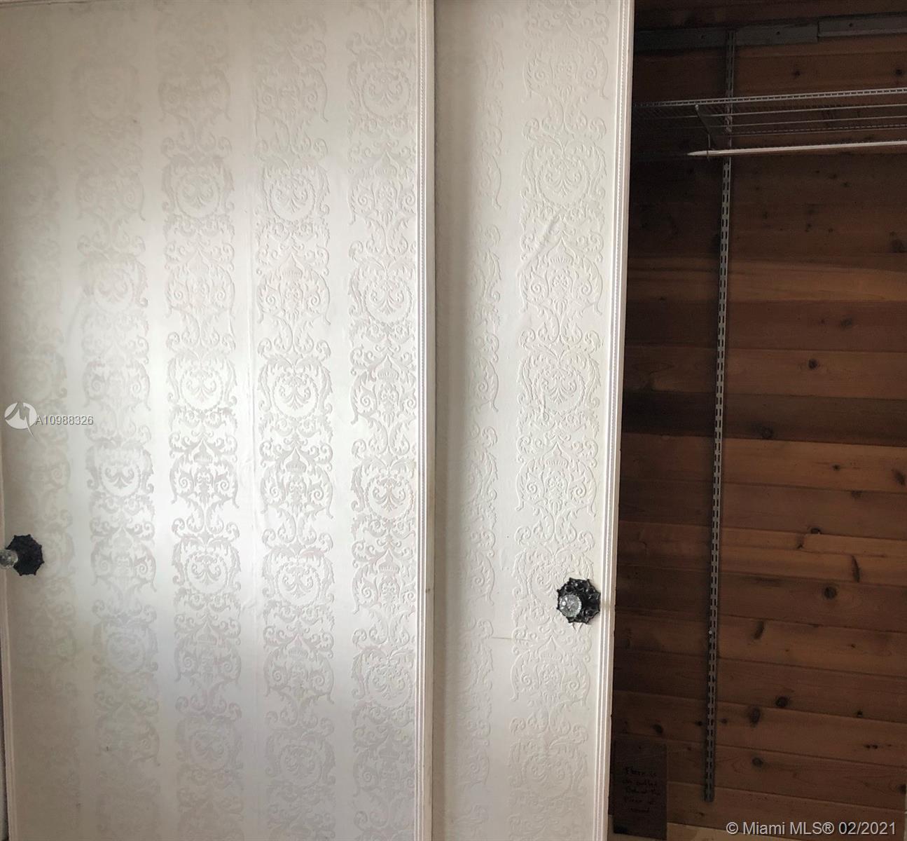 See details / 1271 sq. ft. $ 2021-01-24 0 Photo