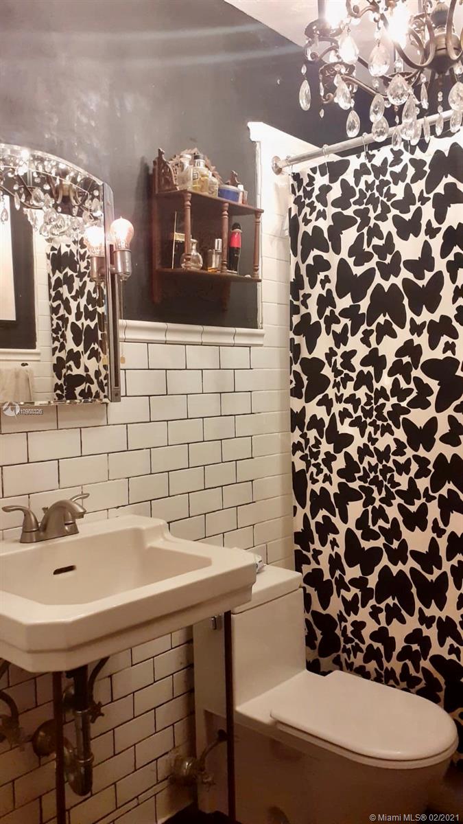 See details / 1271 sq. ft. $ 2021-01-24 0 Photo