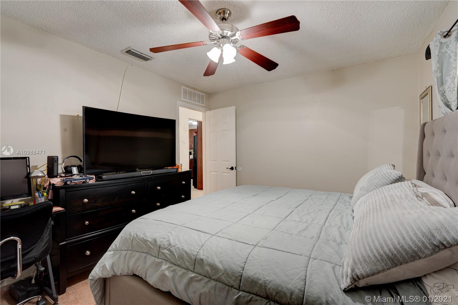 See details / 2102 sq. ft. $ 2021-01-25 0 Photo