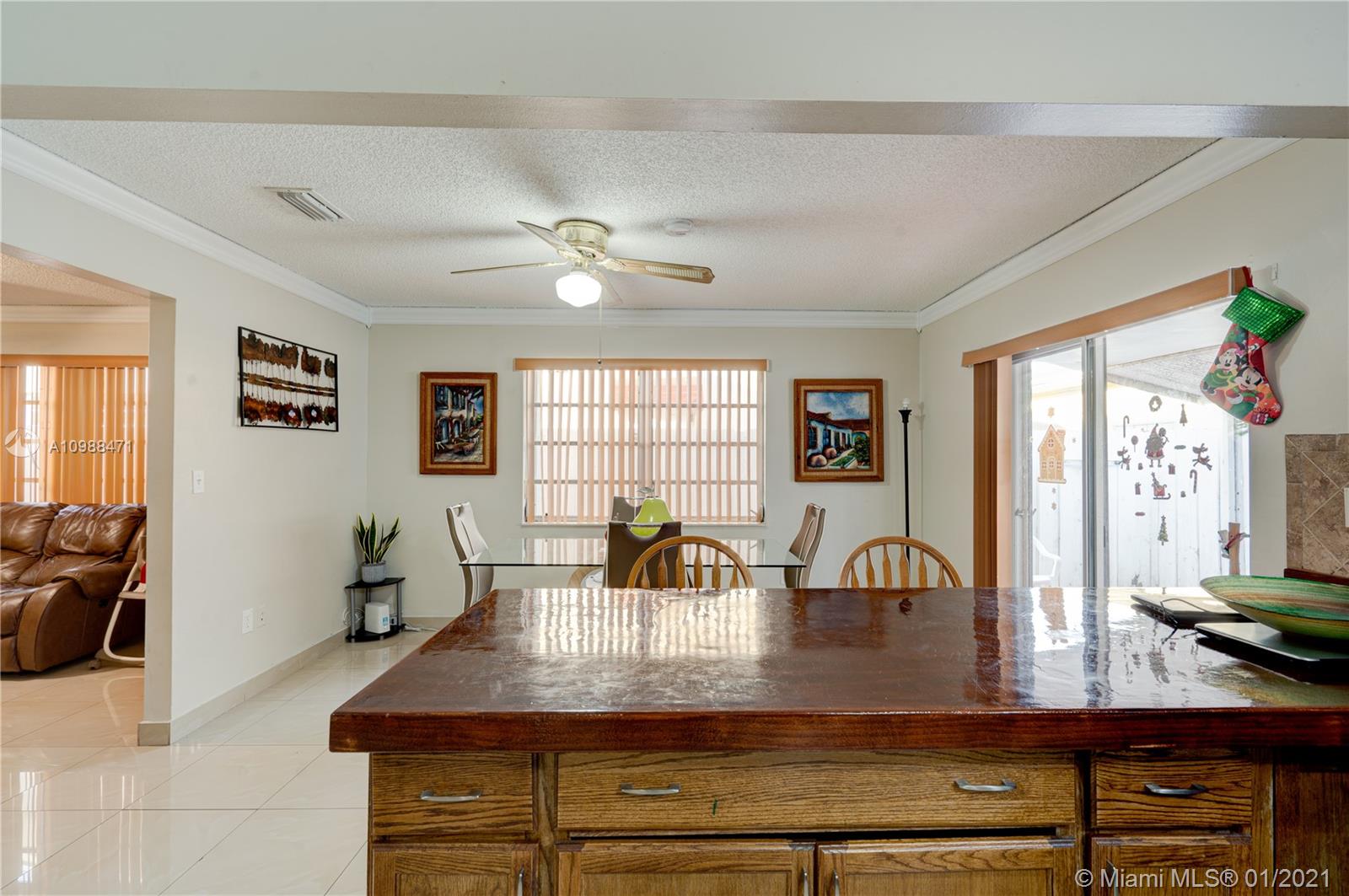 See details / 2102 sq. ft. $ 2021-01-25 0 Photo