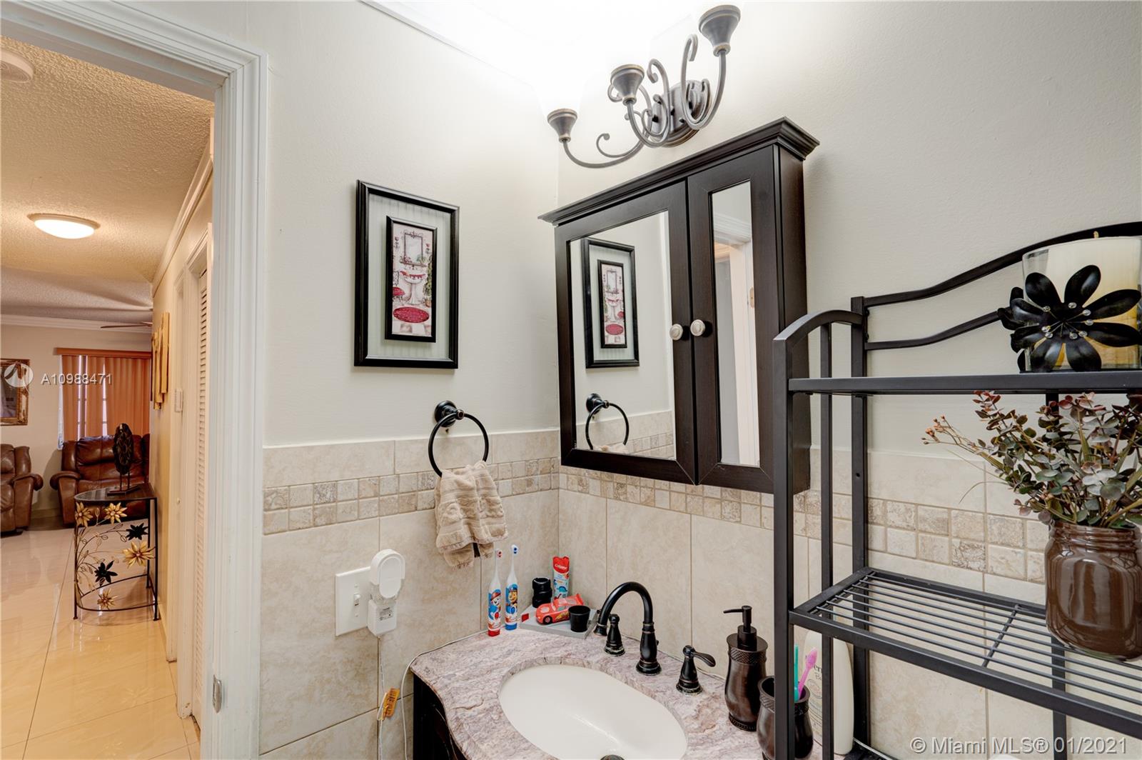 See details / 2102 sq. ft. $ 2021-01-25 0 Photo