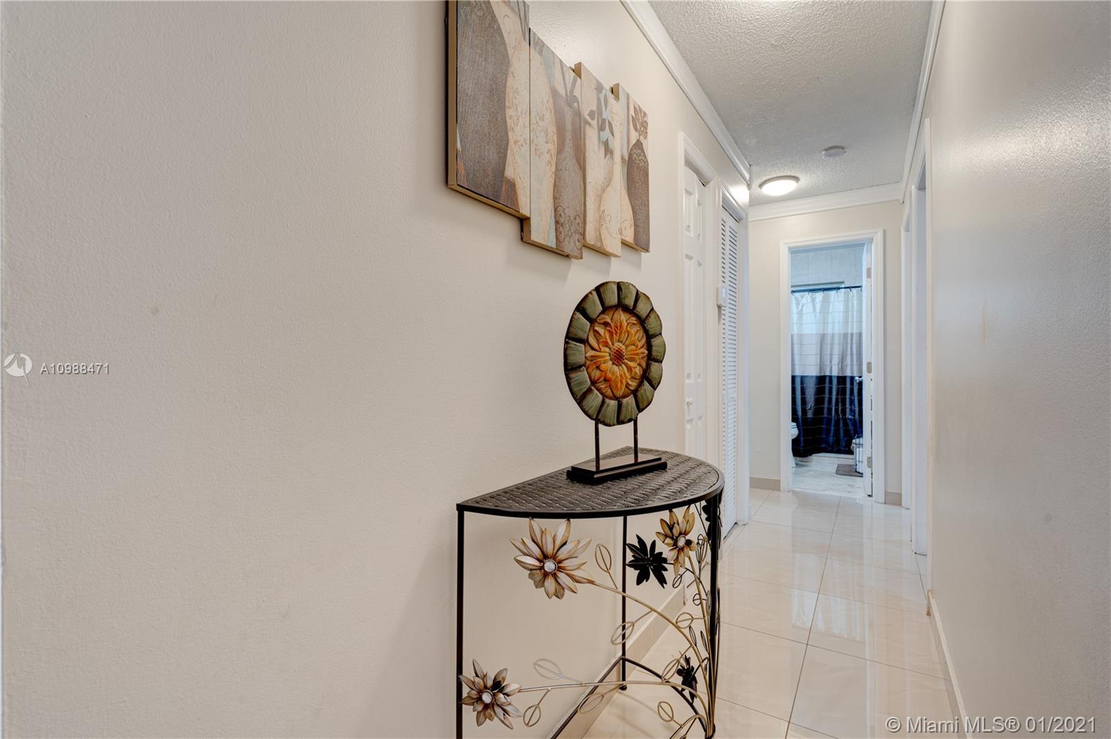 See details / 2102 sq. ft. $ 2021-01-25 0 Photo