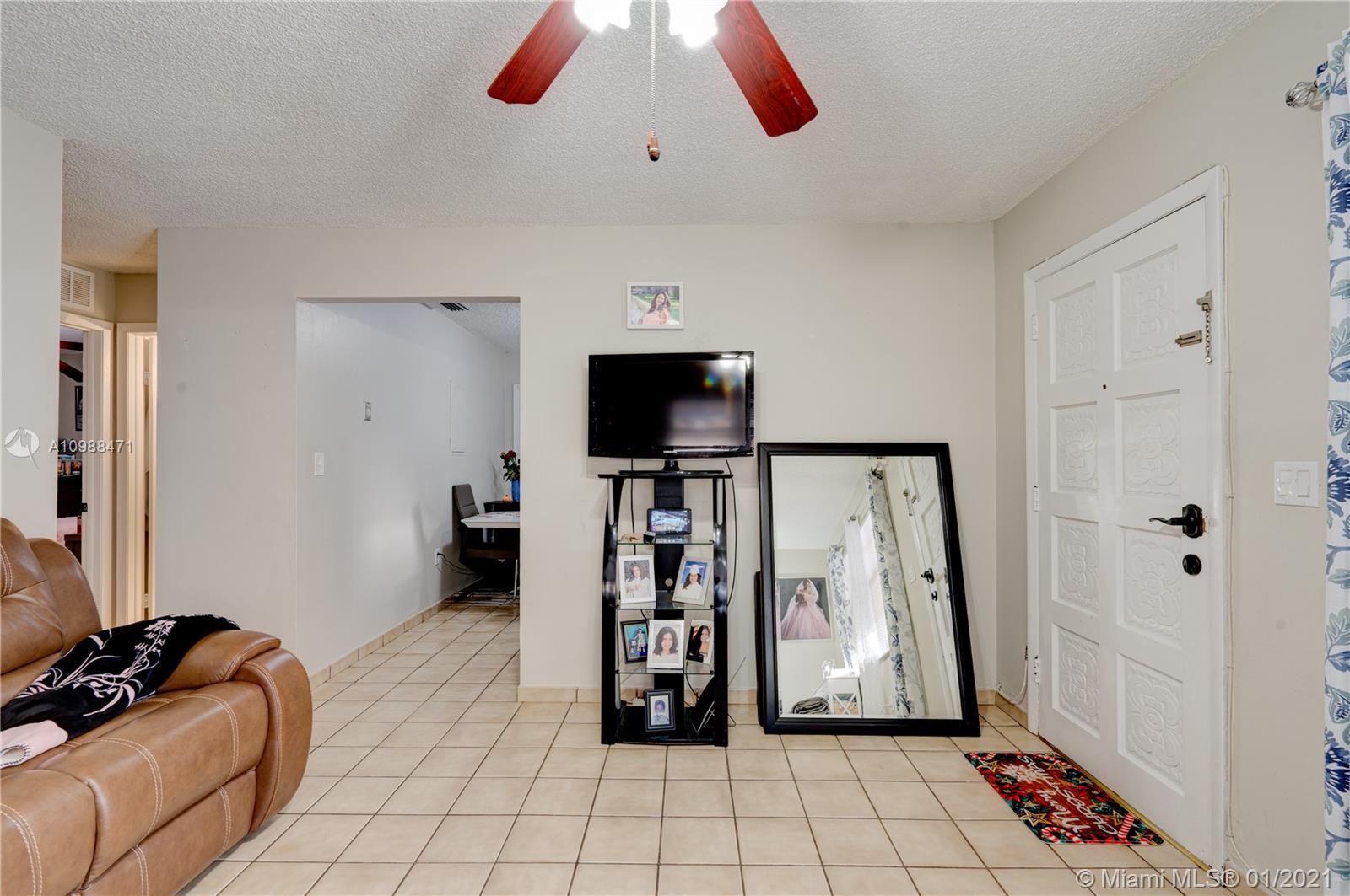 See details / 2102 sq. ft. $ 2021-01-25 0 Photo