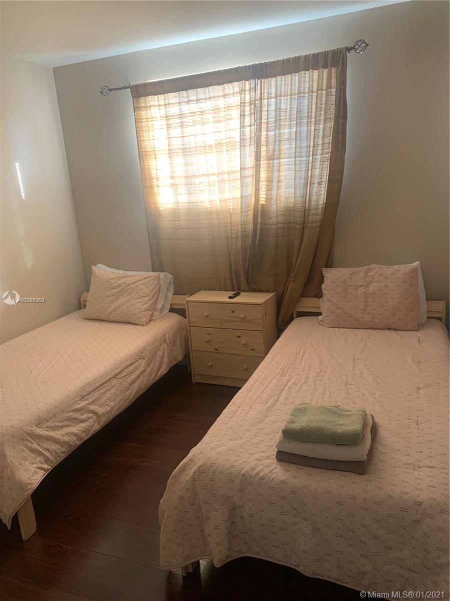 See details / 3679 sq. ft. $ 2021-01-25 0 Photo