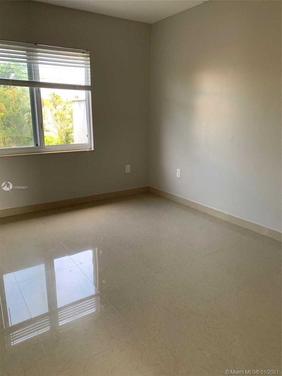 See details / 1703 sq. ft. $ 2021-01-26 0 Photo