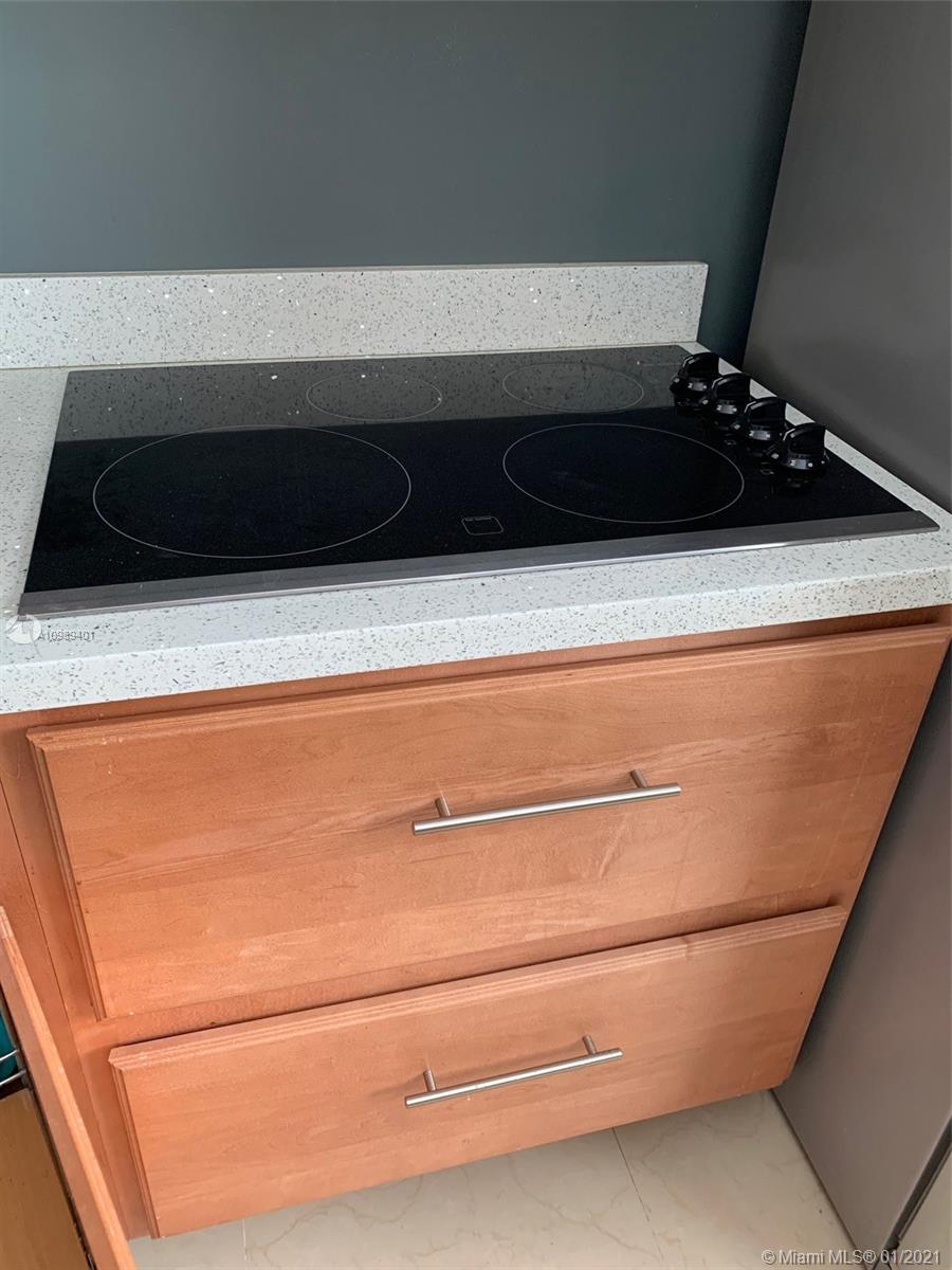 See details / 1703 sq. ft. $ 2021-01-26 0 Photo
