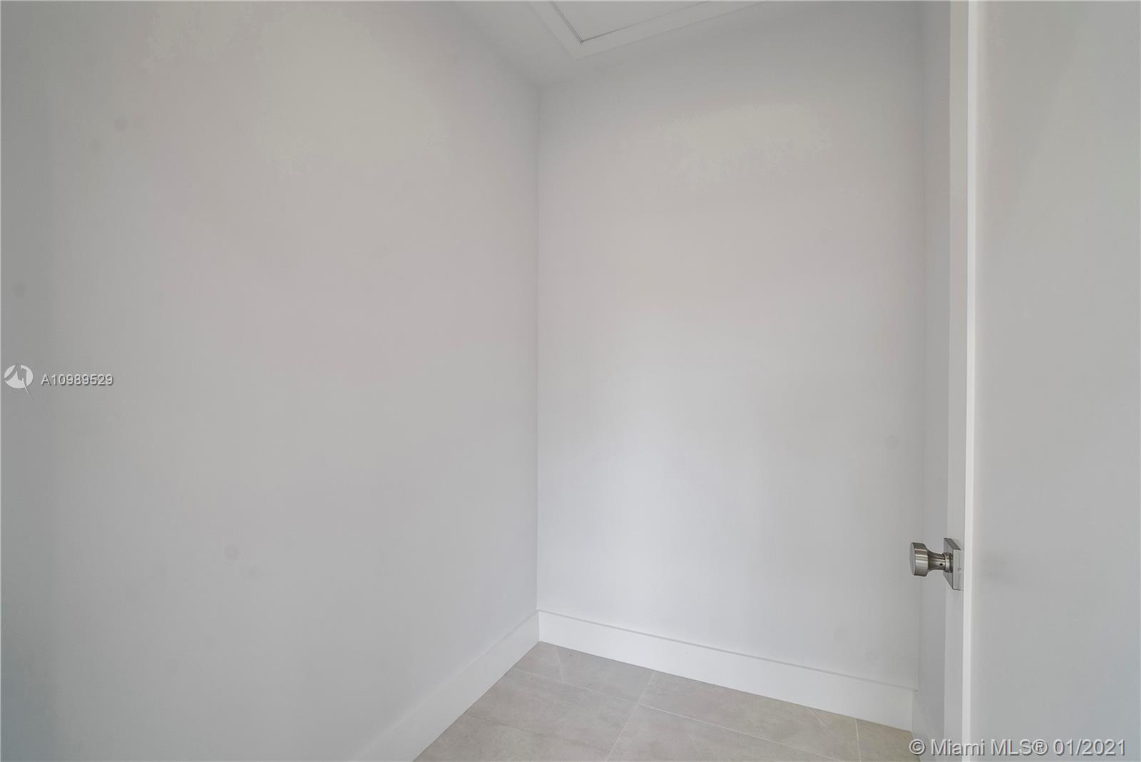 See details / 1594 sq. ft. $ 2021-01-26 0 Photo