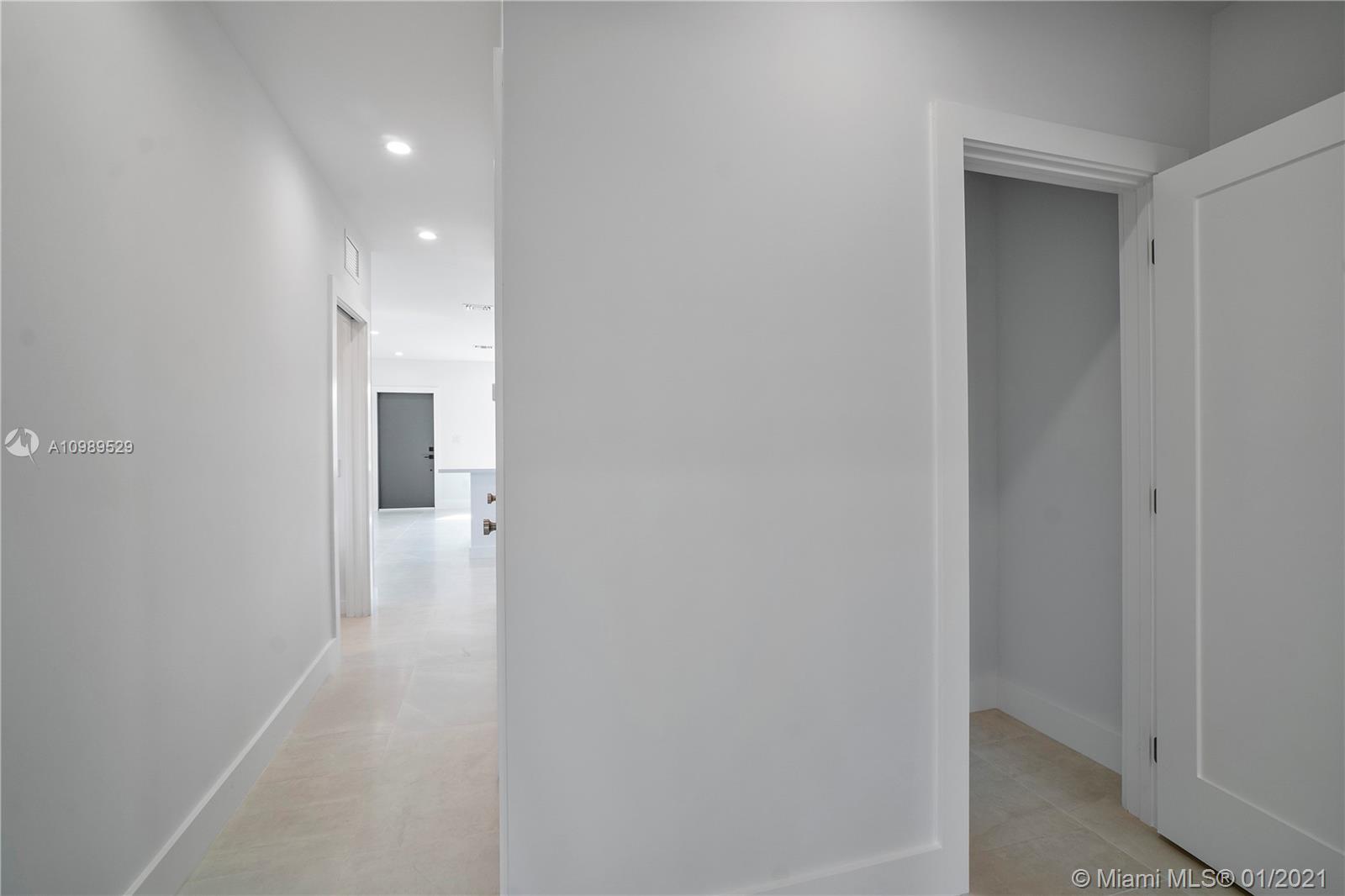 See details / 1594 sq. ft. $ 2021-01-26 0 Photo