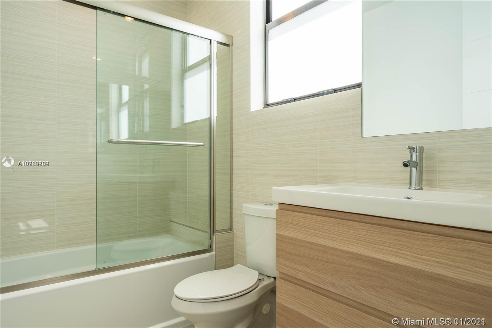 See details / 4392 sq. ft. $ 2021-01-27 0 Photo