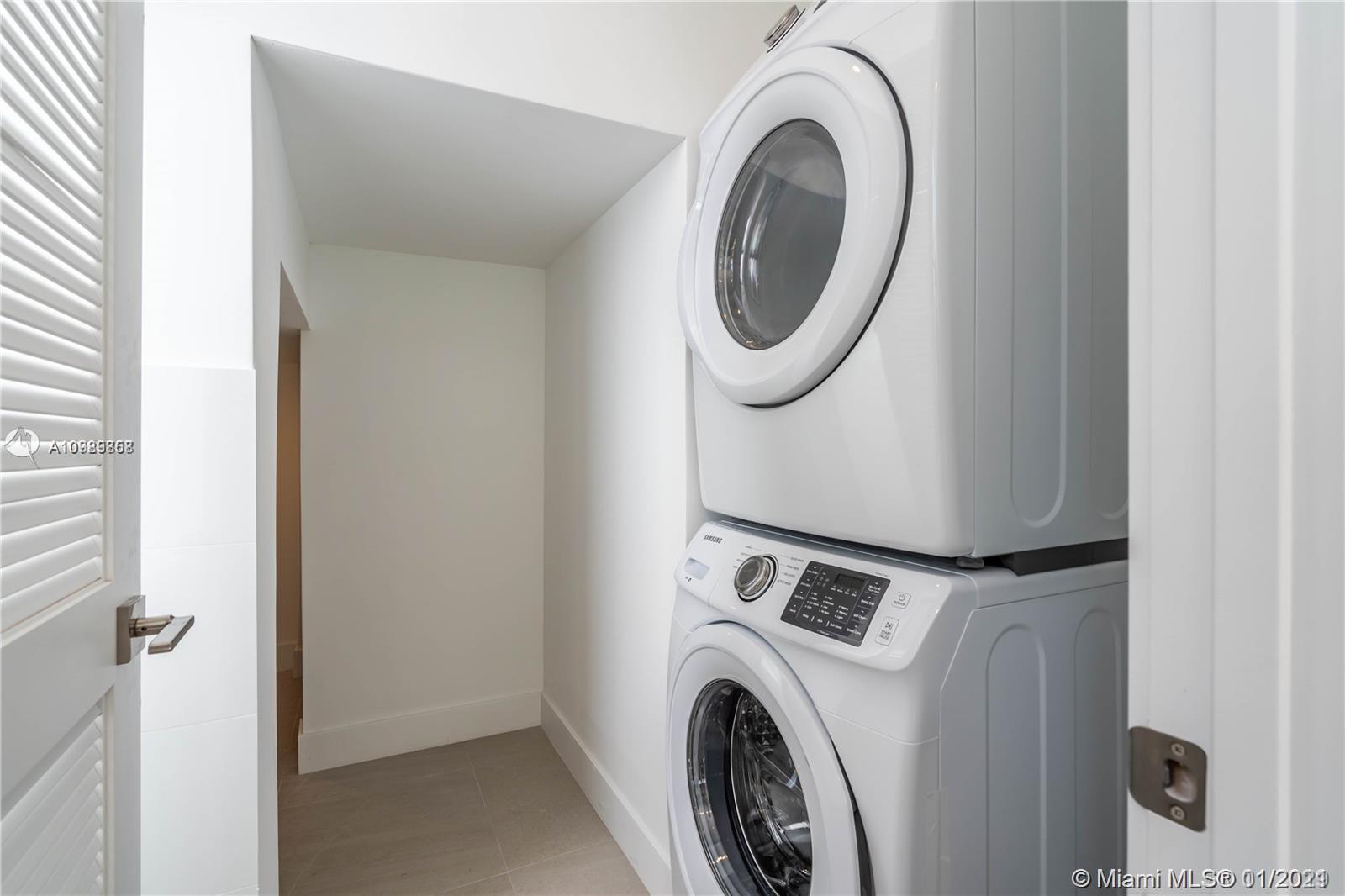 See details / 4392 sq. ft. $ 2021-01-27 0 Photo