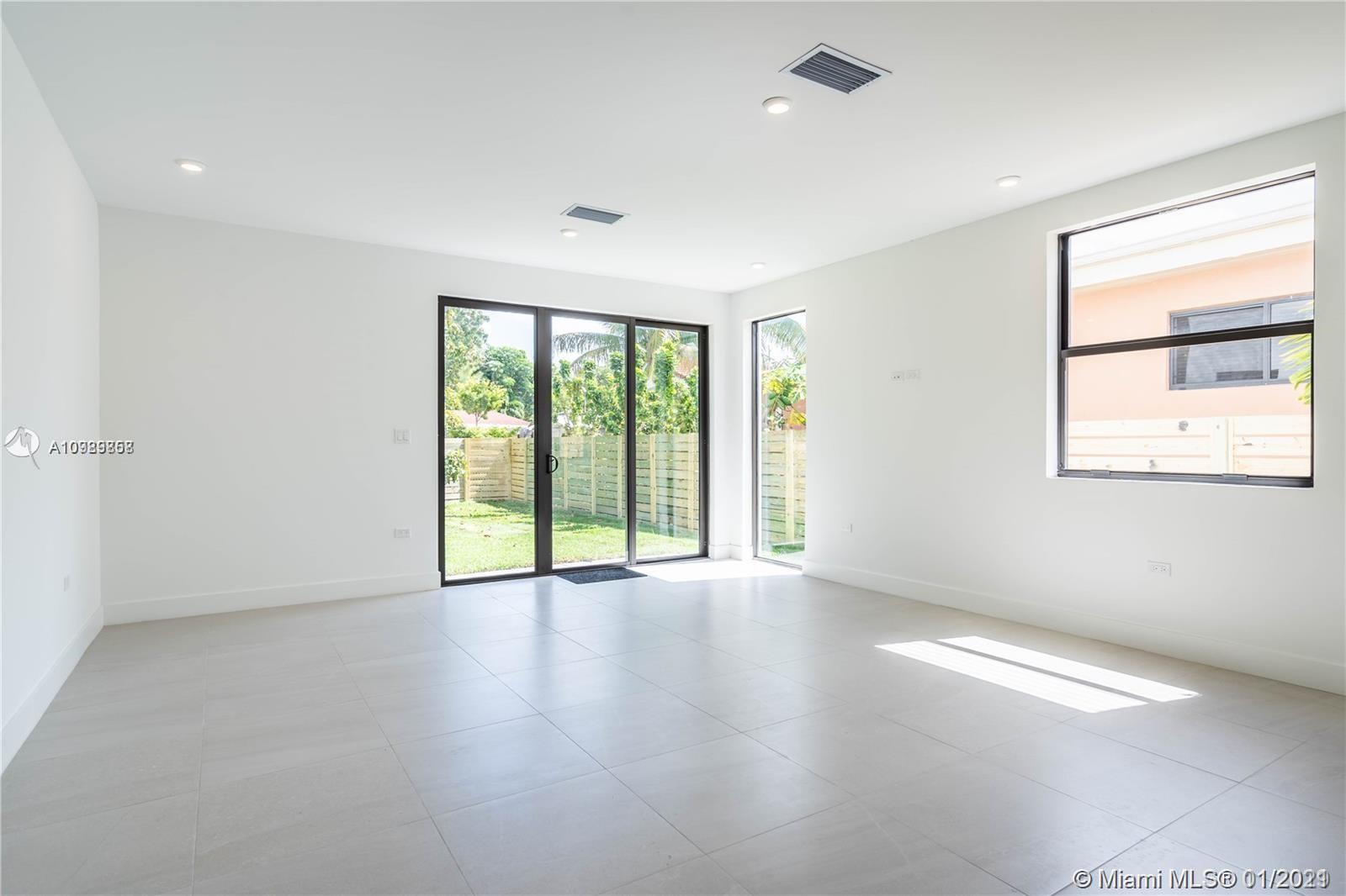 See details / 4392 sq. ft. $ 2021-01-27 0 Photo