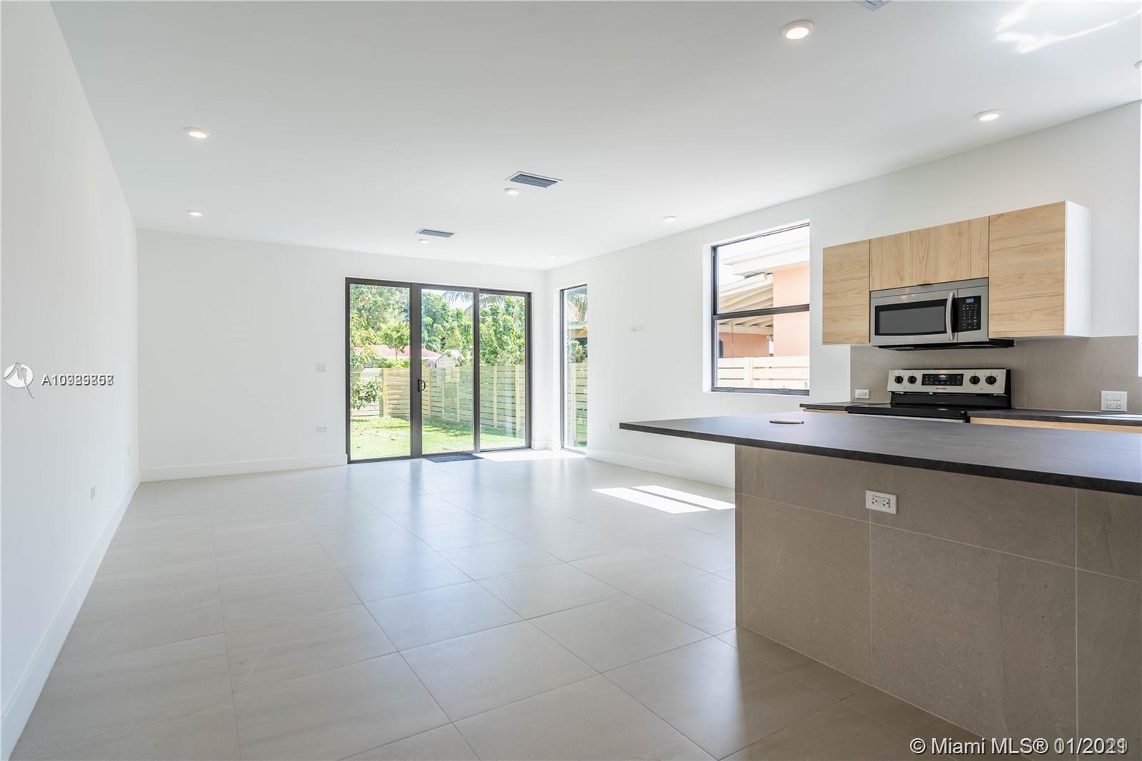 See details / 4392 sq. ft. $ 2021-01-27 0 Photo