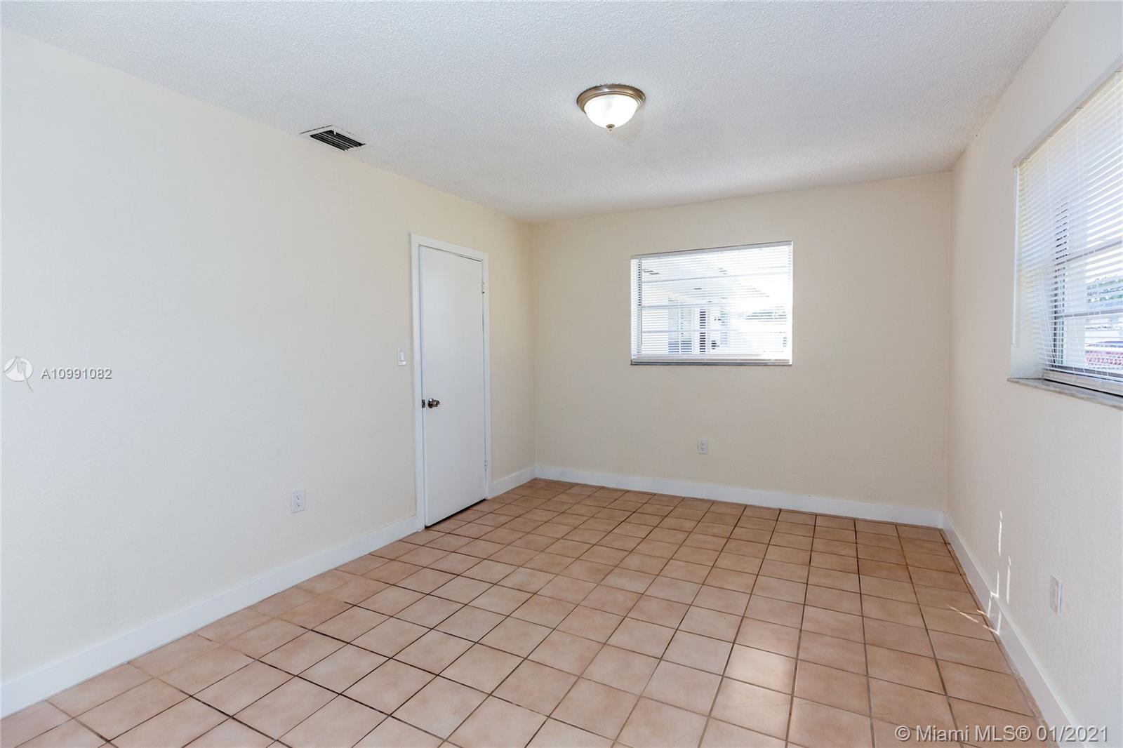 See details / 1500 sq. ft. $ 2021-01-29 0 Photo