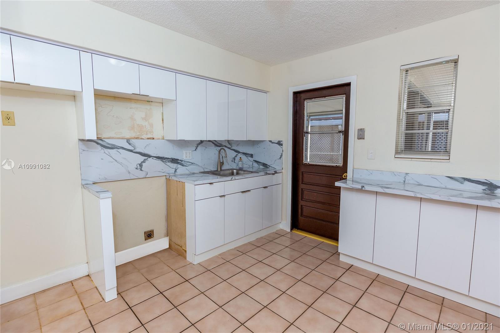 See details / 1500 sq. ft. $ 2021-01-29 0 Photo