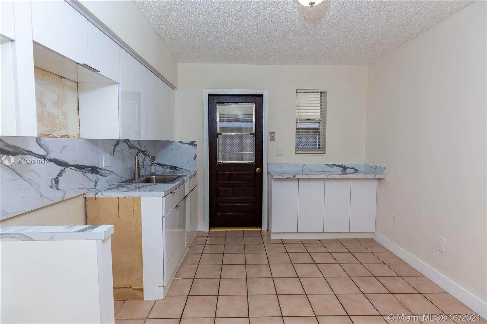 See details / 1500 sq. ft. $ 2021-01-29 0 Photo