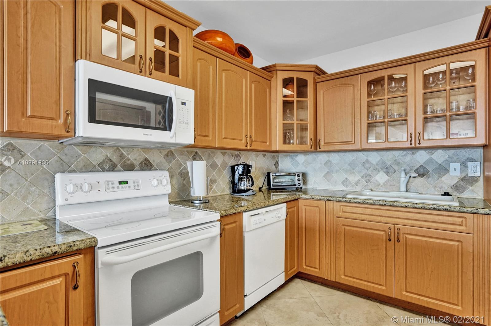 Photo of 3725 Ocean Dr #PH-27, Hollywood, Florida, 33019 -