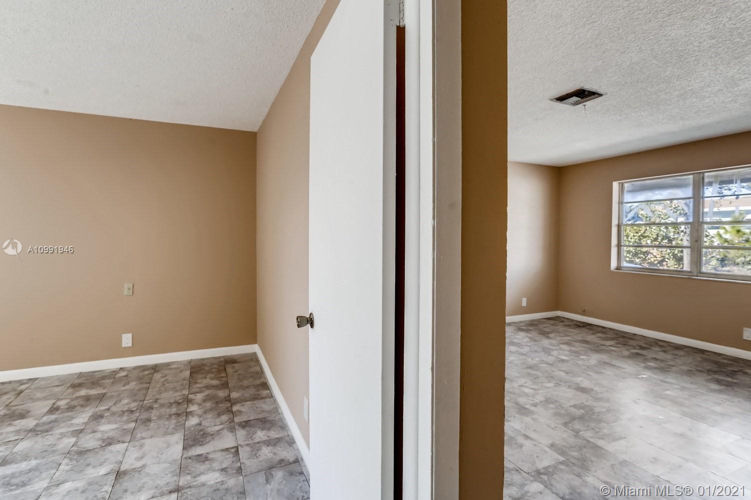 See details / 2852 sq. ft. $ 2021-02-03 0 Photo