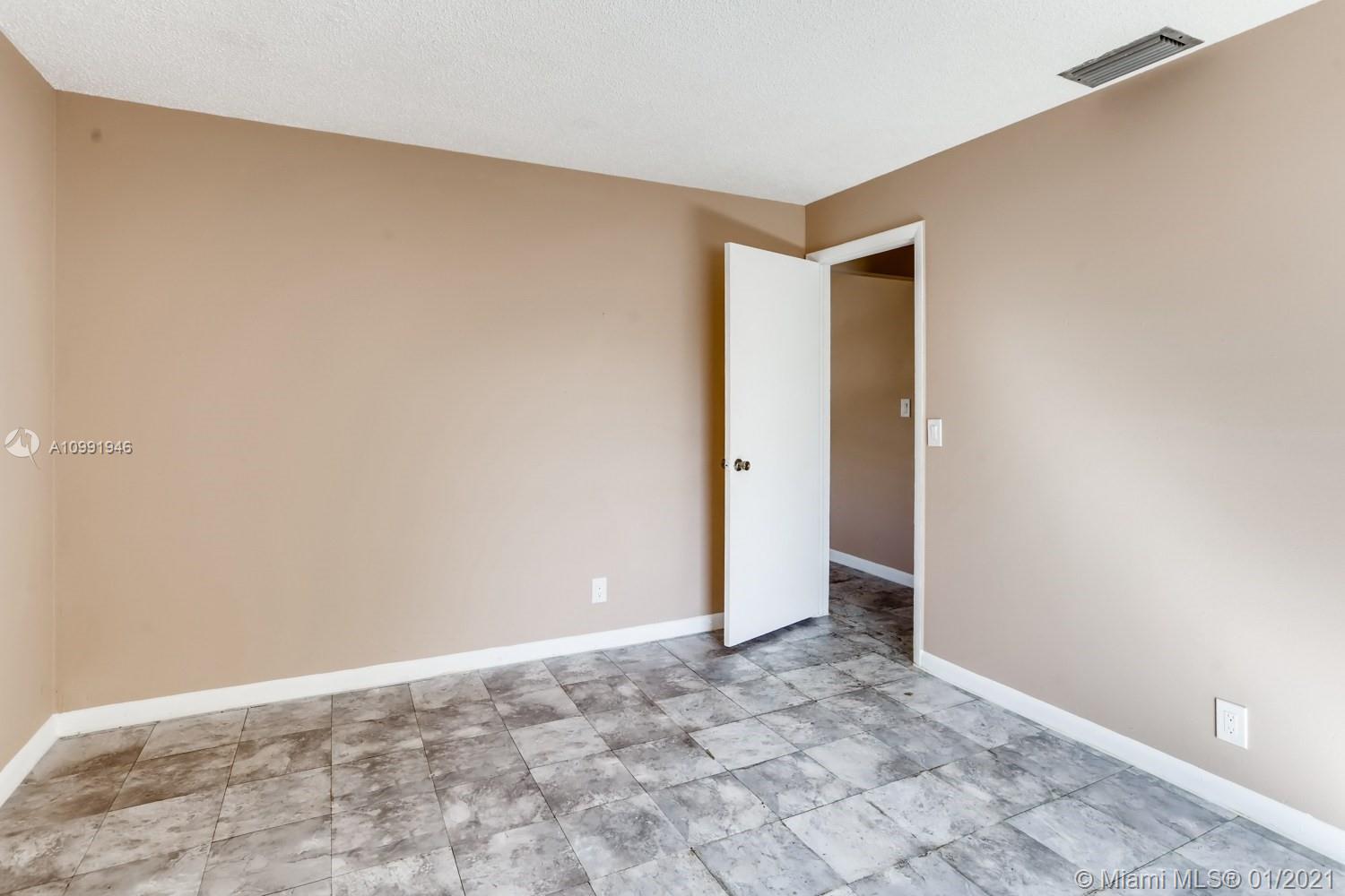 See details / 2852 sq. ft. $ 2021-02-03 0 Photo