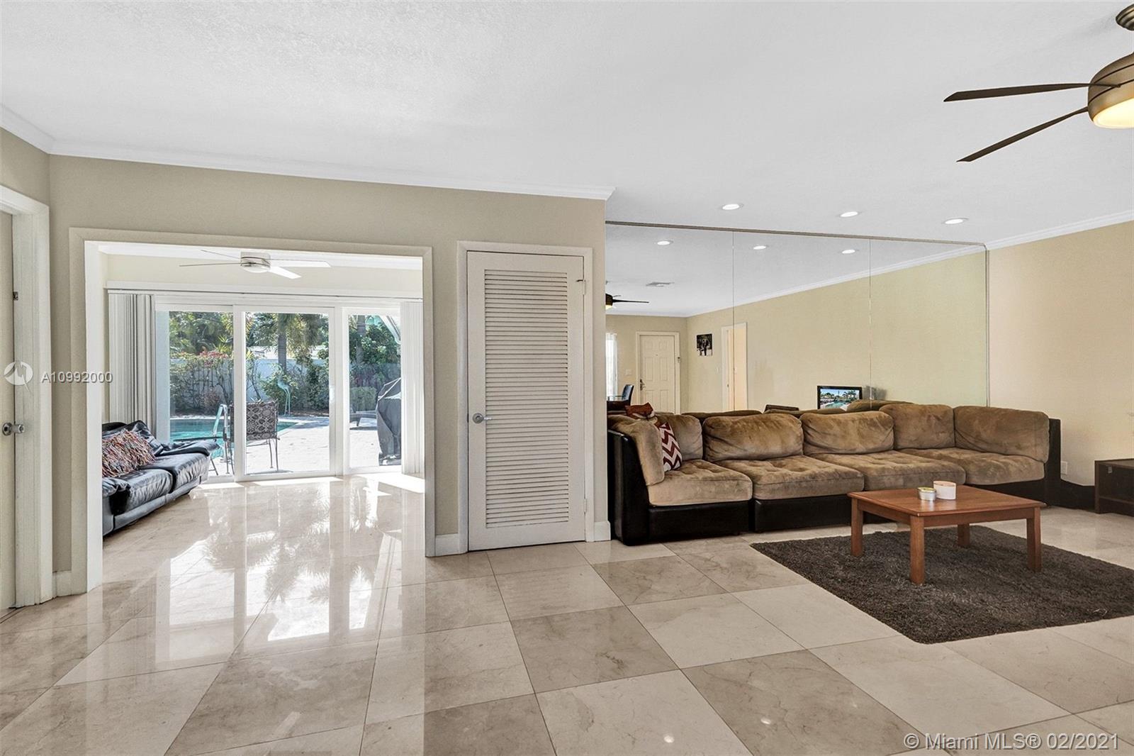 See details / 3275 sq. ft. $ 2021-02-01 0 Photo