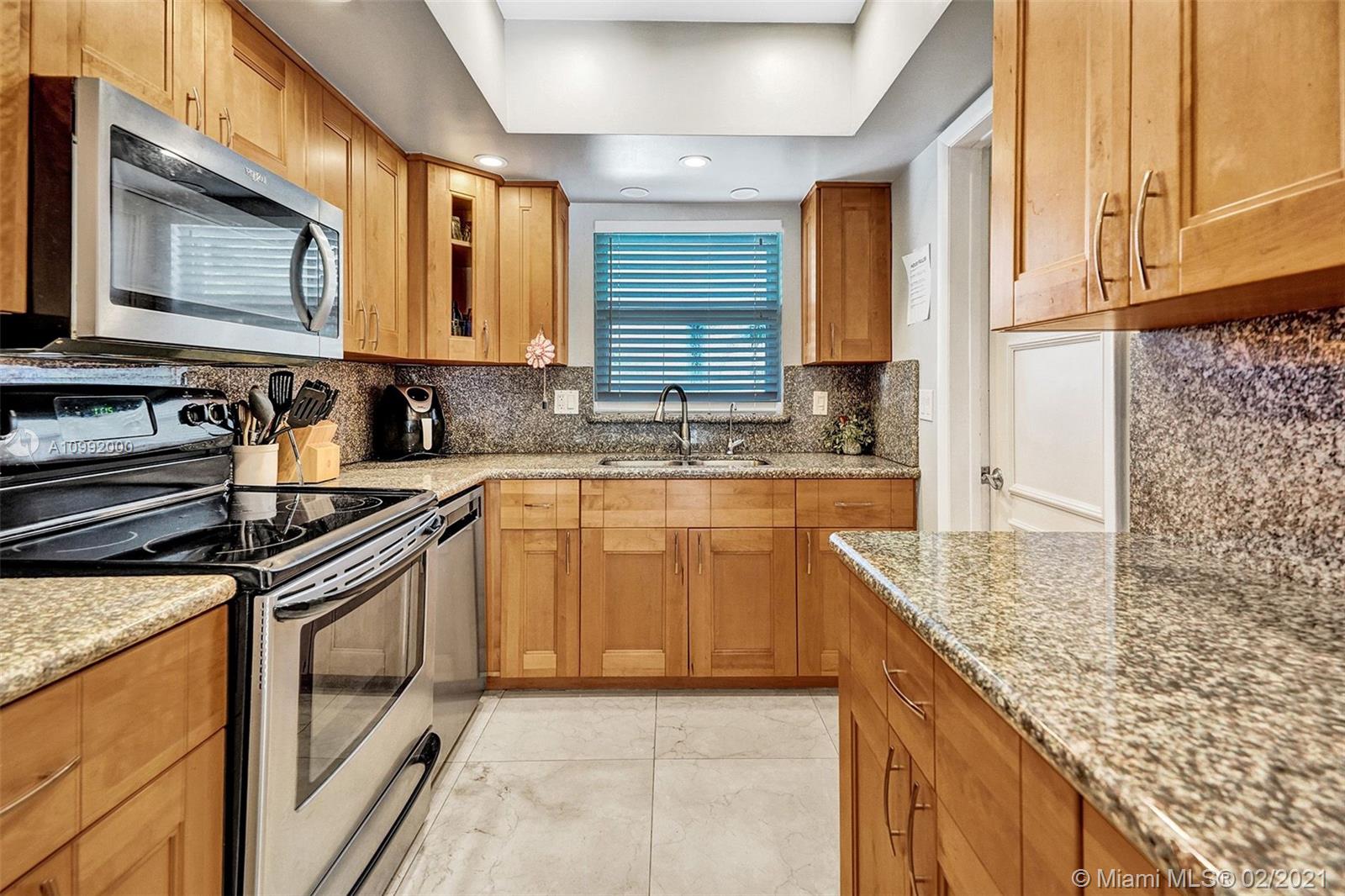 See details / 3275 sq. ft. $ 2021-02-01 0 Photo