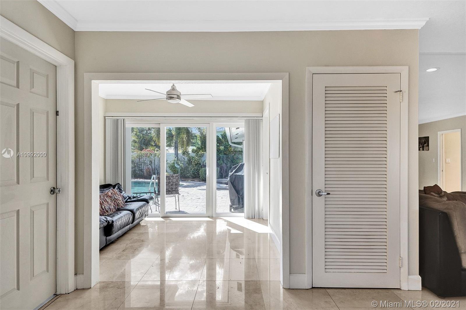 See details / 3275 sq. ft. $ 2021-02-01 0 Photo
