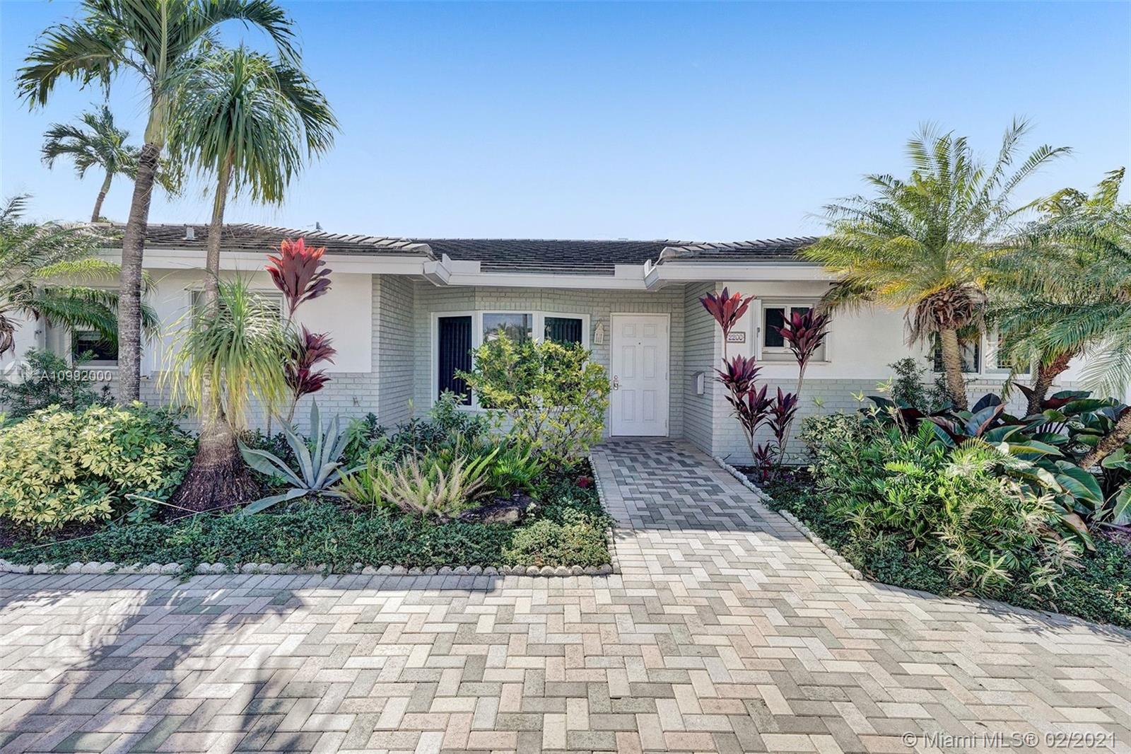 See details / 3275 sq. ft. $ 2021-02-01 0 Photo