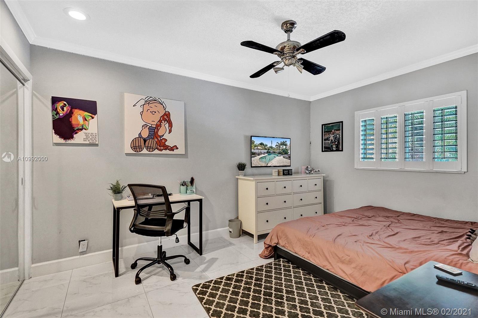 See details / 3275 sq. ft. $ 2021-02-01 0 Photo