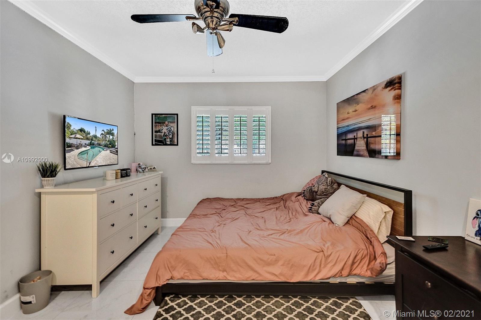 See details / 3275 sq. ft. $ 2021-02-01 0 Photo