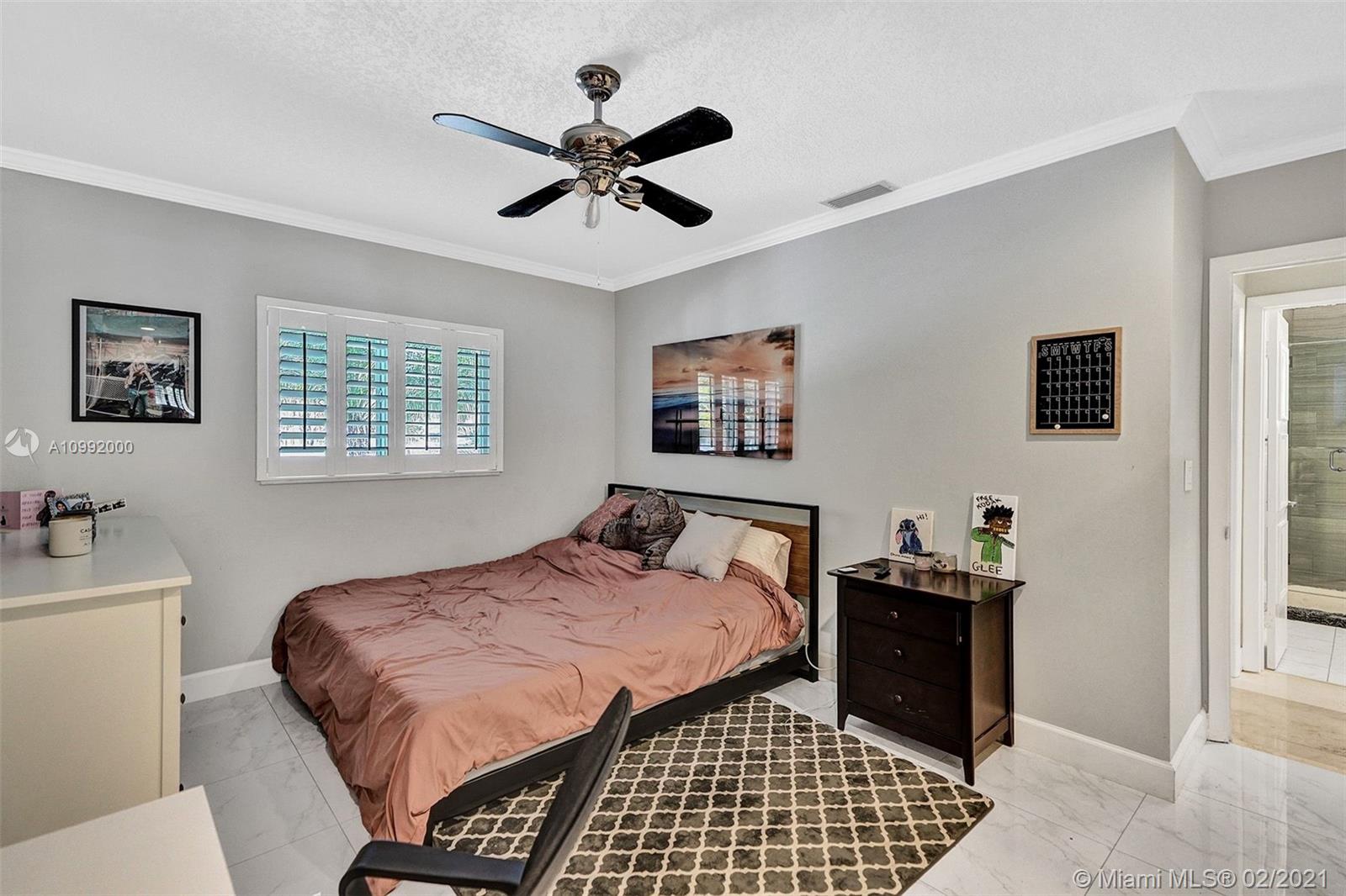 See details / 3275 sq. ft. $ 2021-02-01 0 Photo