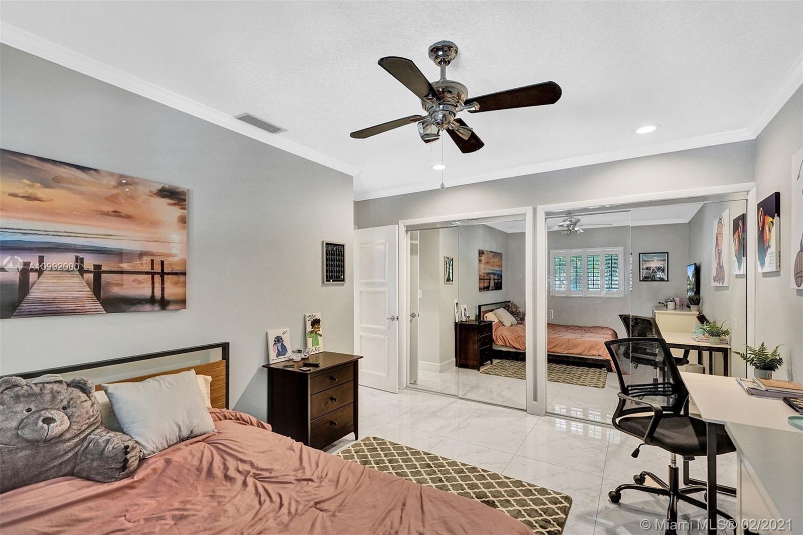 See details / 3275 sq. ft. $ 2021-02-01 0 Photo