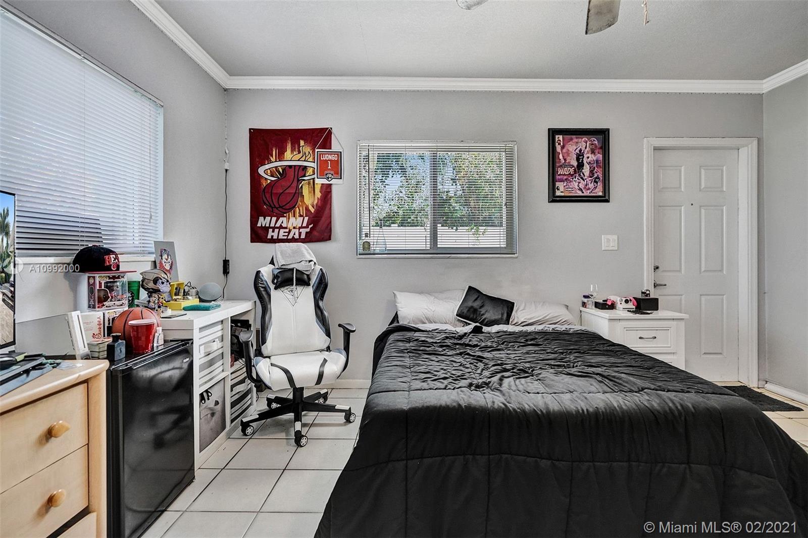 See details / 3275 sq. ft. $ 2021-02-01 0 Photo