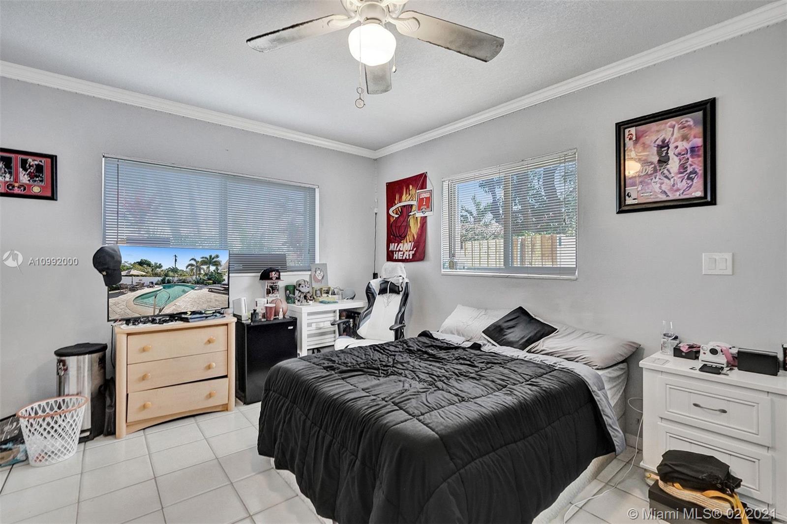 See details / 3275 sq. ft. $ 2021-02-01 0 Photo