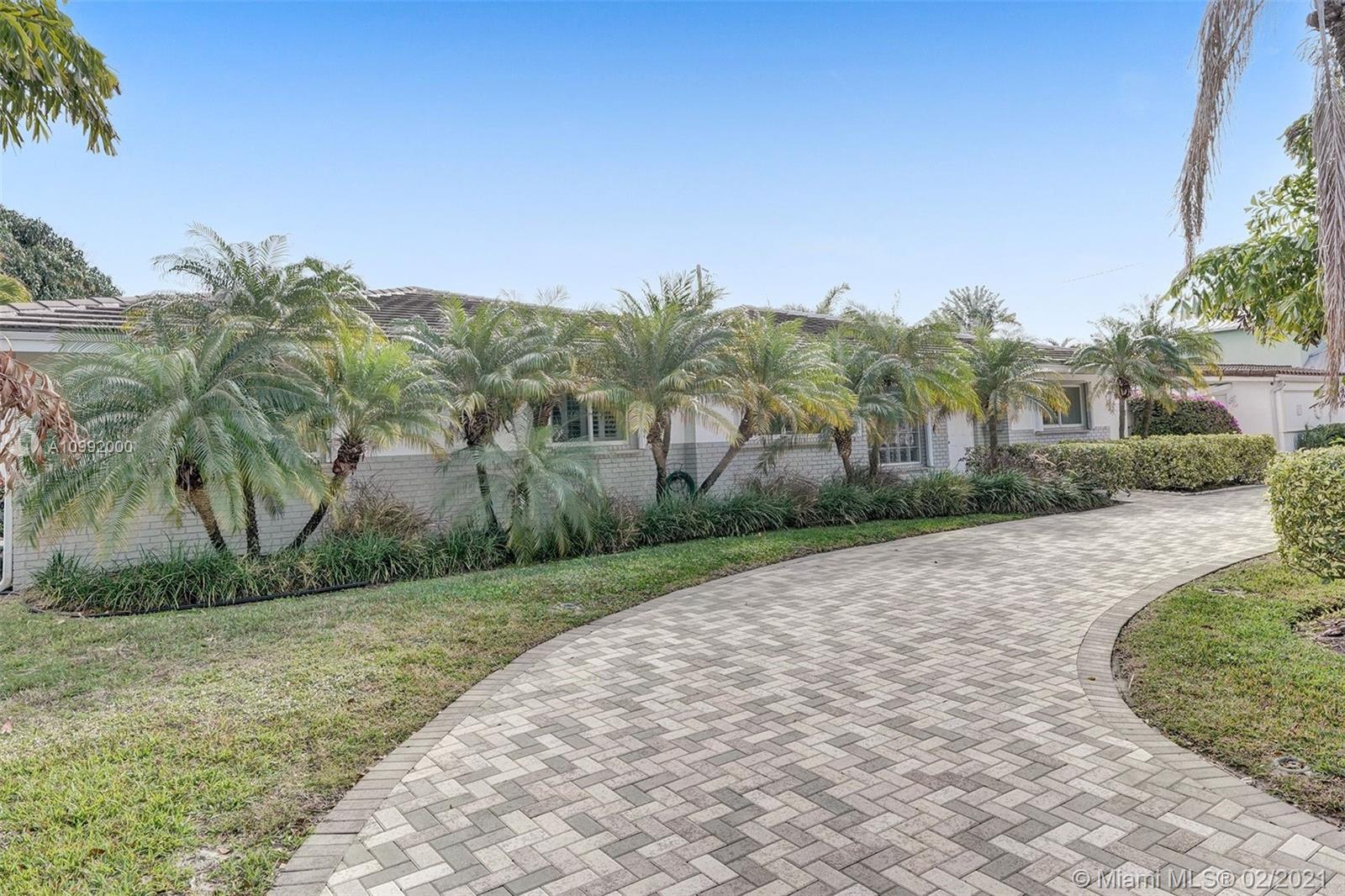 See details / 3275 sq. ft. $ 2021-02-01 0 Photo