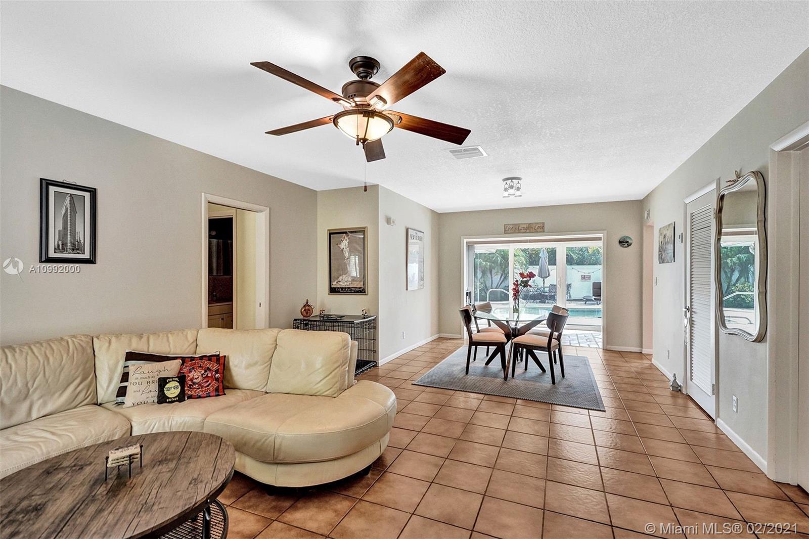 See details / 3275 sq. ft. $ 2021-02-01 0 Photo