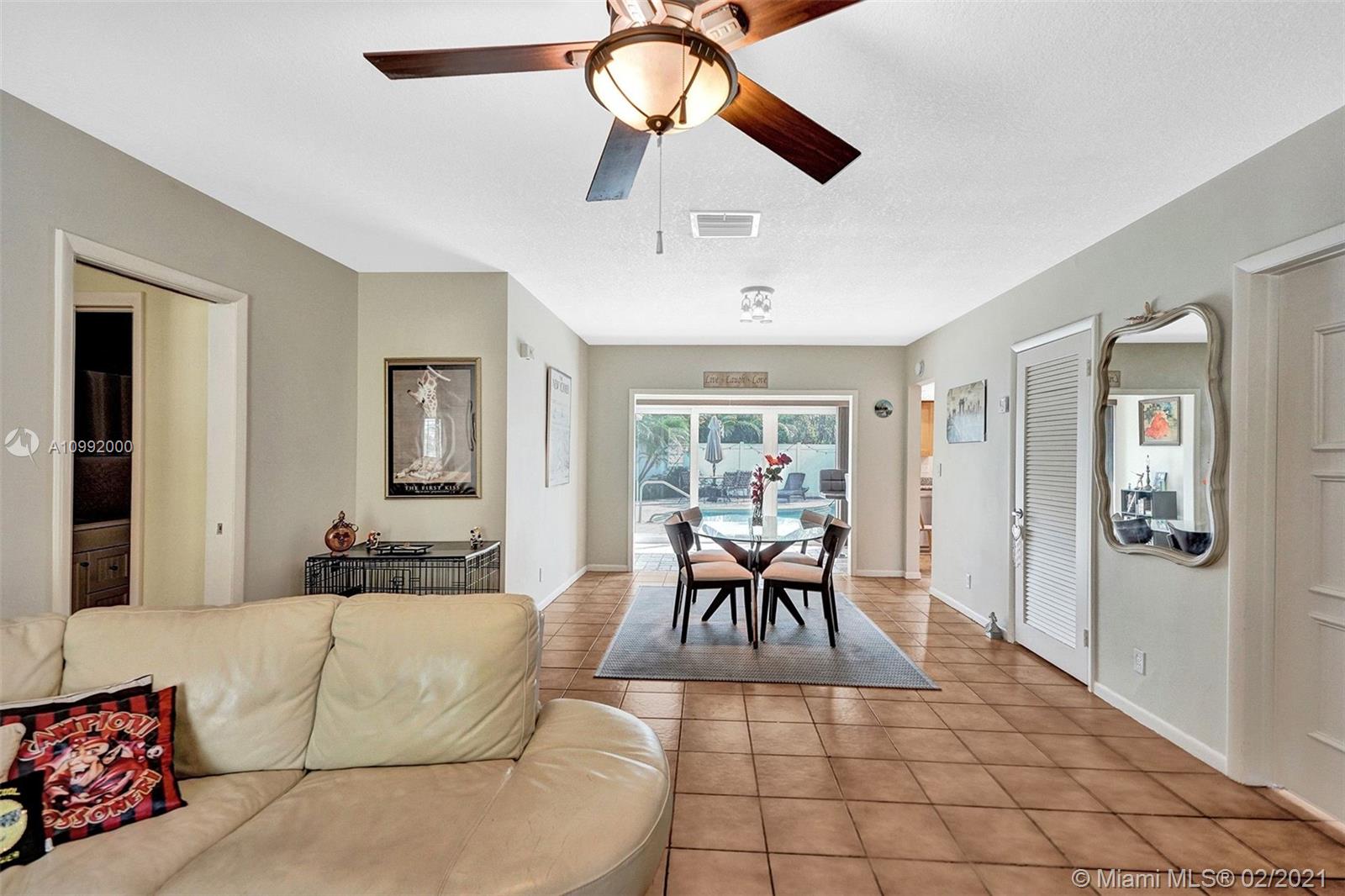 See details / 3275 sq. ft. $ 2021-02-01 0 Photo