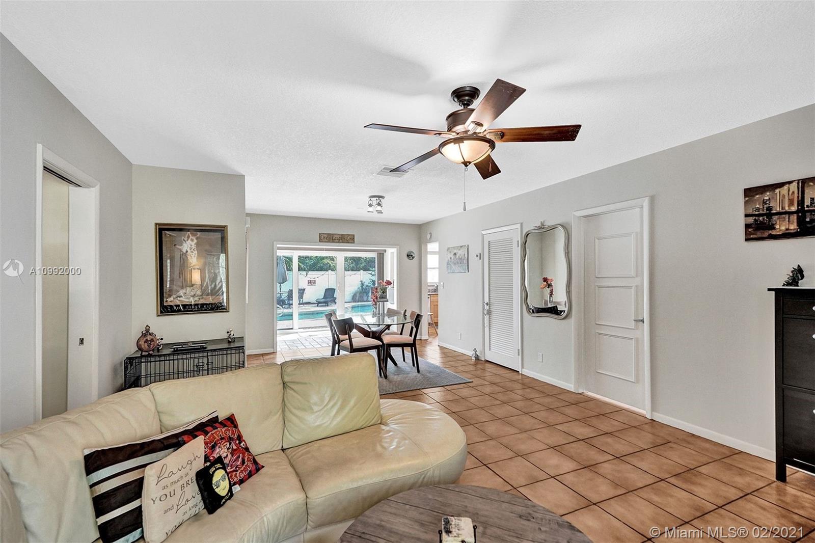 See details / 3275 sq. ft. $ 2021-02-01 0 Photo