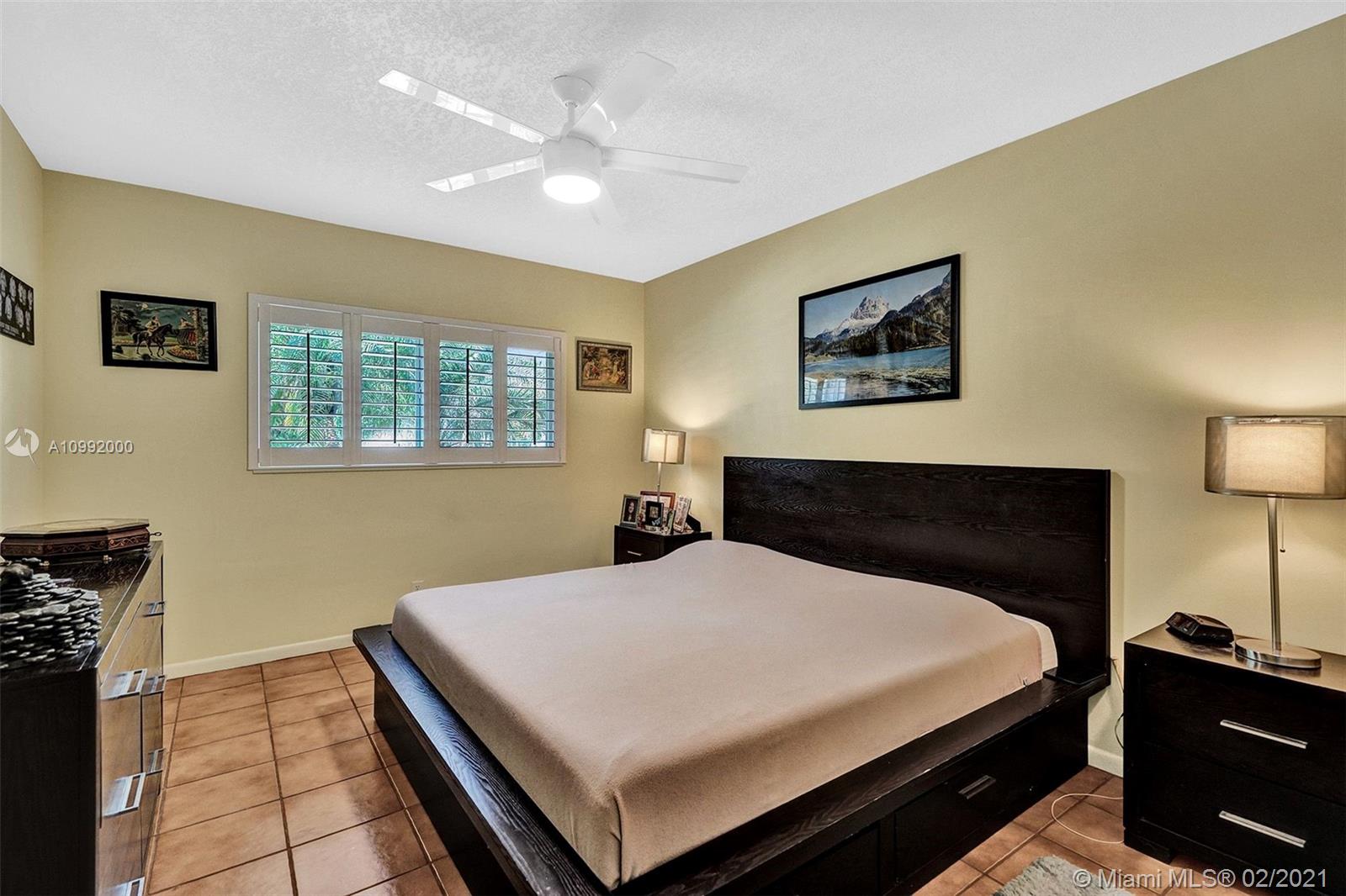 See details / 3275 sq. ft. $ 2021-02-01 0 Photo