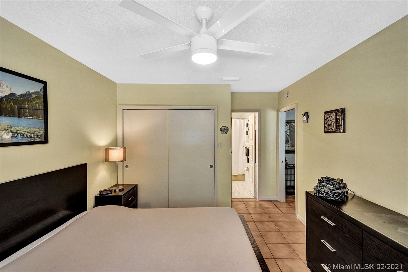 See details / 3275 sq. ft. $ 2021-02-01 0 Photo